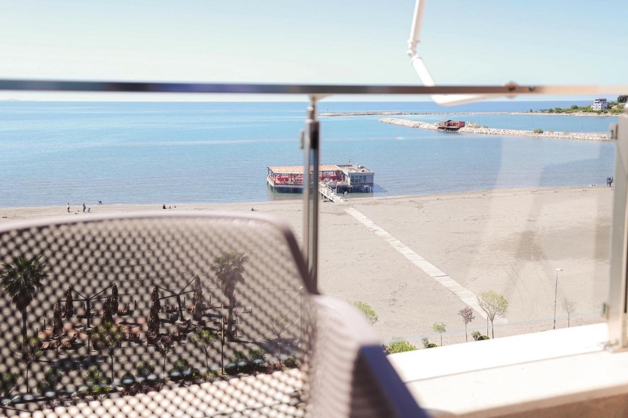 Shëngjin Hotel Frojd - Beach Front Resort מראה חיצוני תמונה