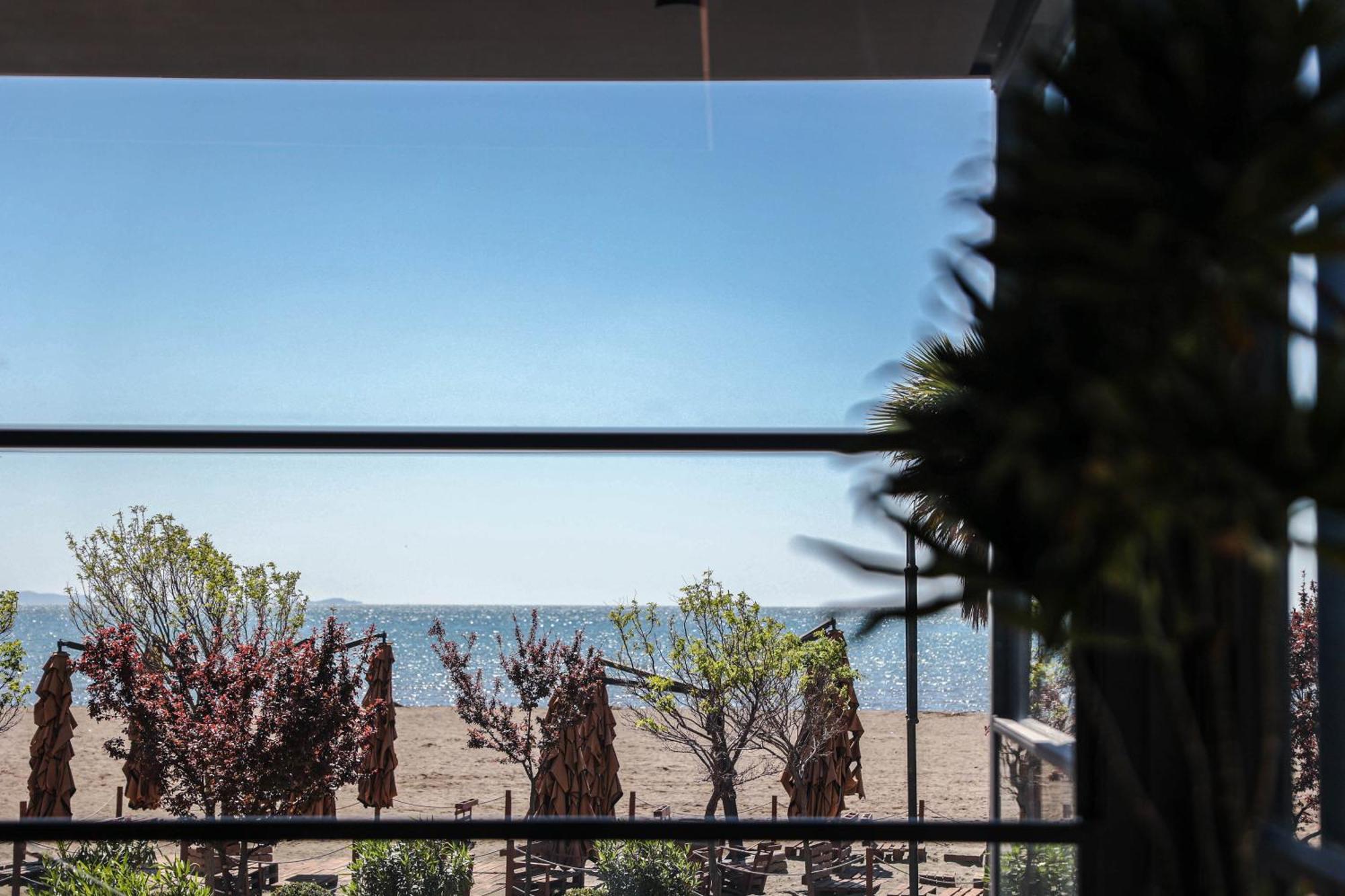 Shëngjin Hotel Frojd - Beach Front Resort מראה חיצוני תמונה