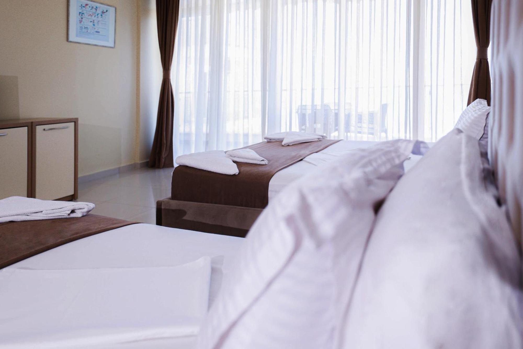 Shëngjin Hotel Frojd - Beach Front Resort מראה חיצוני תמונה