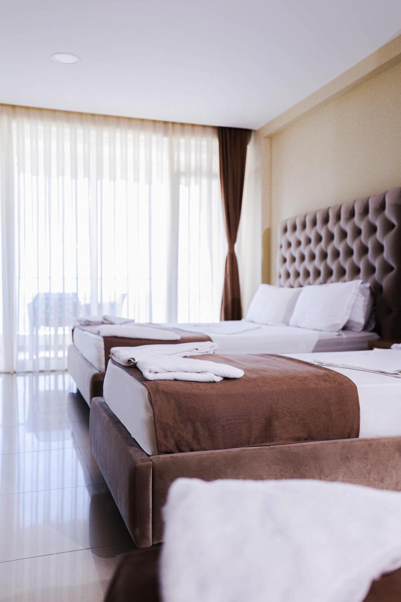 Shëngjin Hotel Frojd - Beach Front Resort מראה חיצוני תמונה