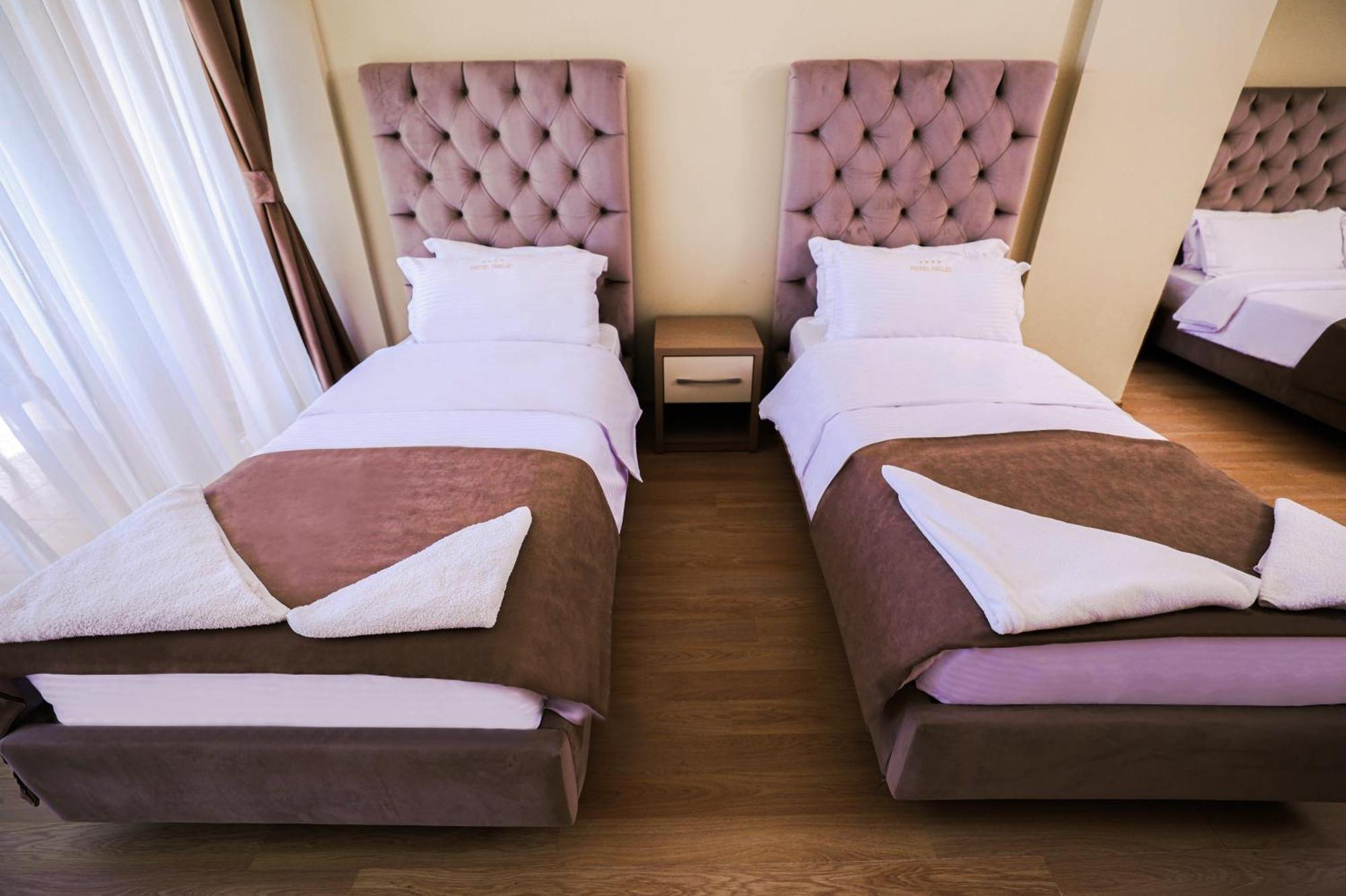 Shëngjin Hotel Frojd - Beach Front Resort מראה חיצוני תמונה
