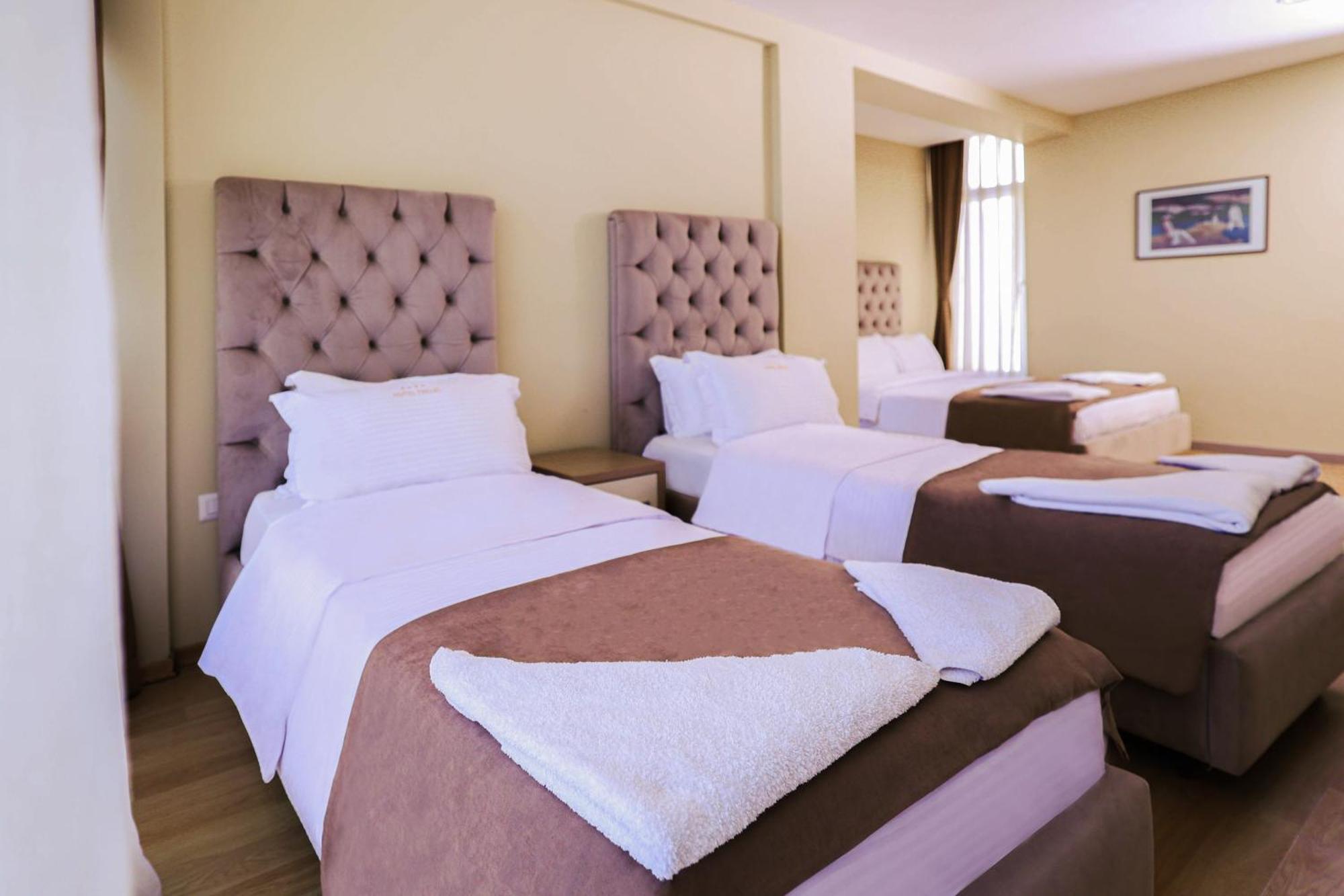Shëngjin Hotel Frojd - Beach Front Resort מראה חיצוני תמונה