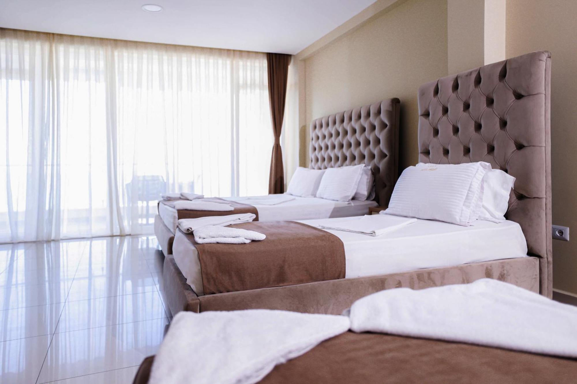 Shëngjin Hotel Frojd - Beach Front Resort מראה חיצוני תמונה