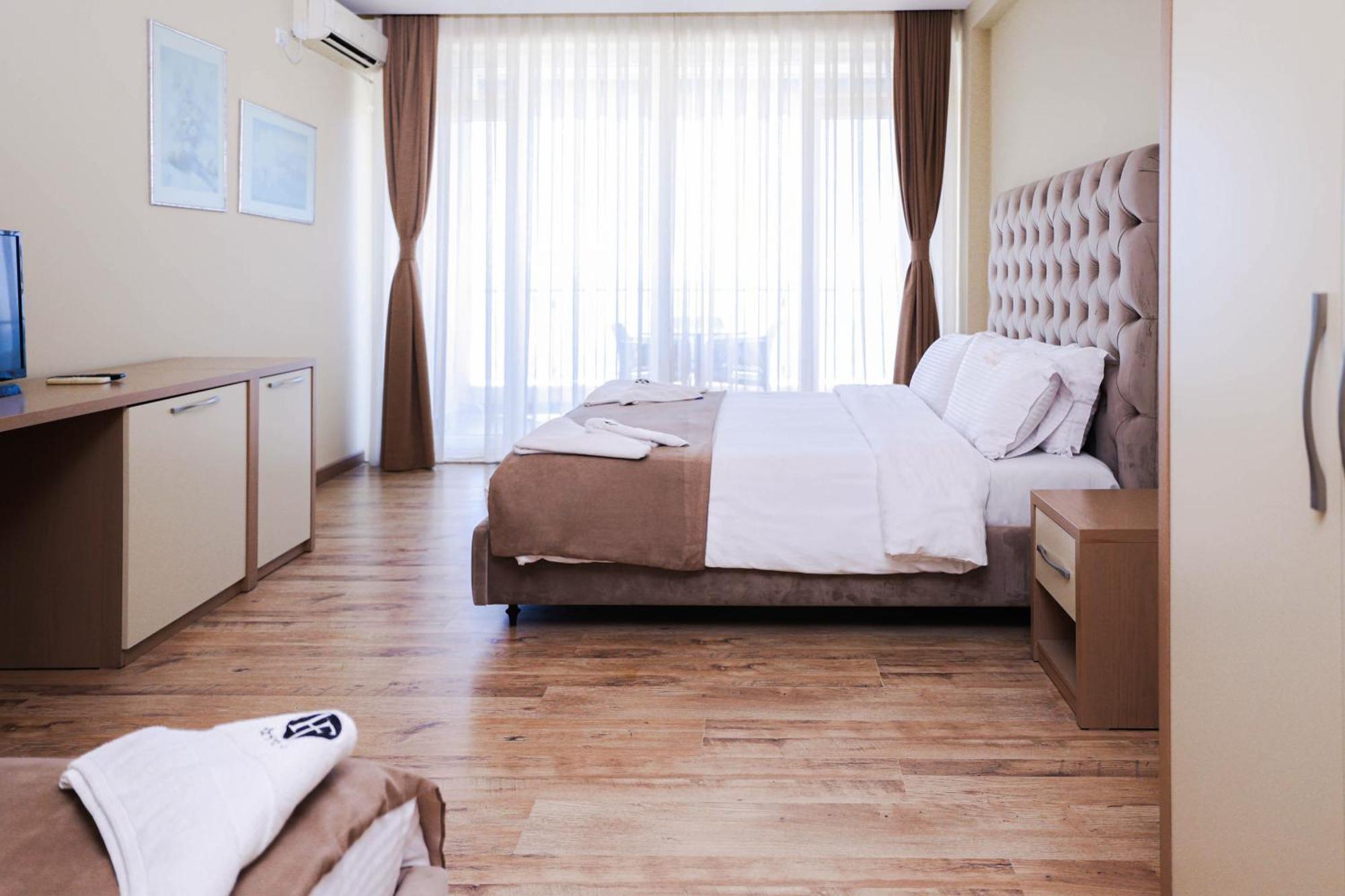 Shëngjin Hotel Frojd - Beach Front Resort מראה חיצוני תמונה