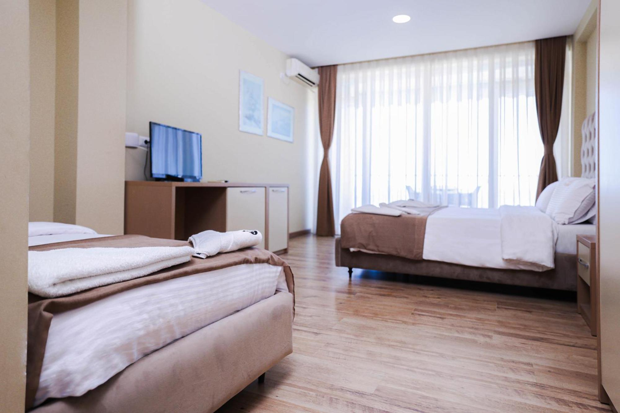 Shëngjin Hotel Frojd - Beach Front Resort מראה חיצוני תמונה